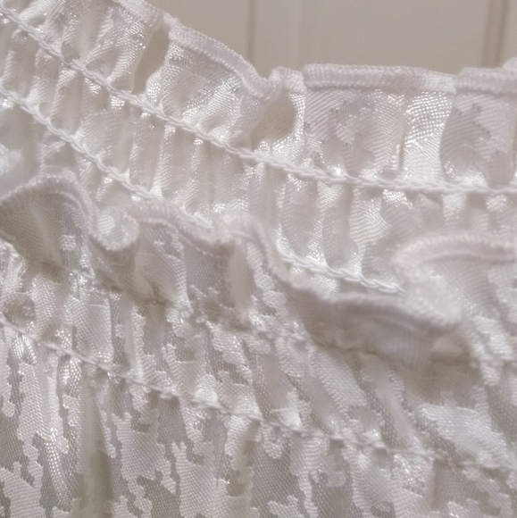 High Neck Houndstooth Pattern Top - Picture 8 of 16